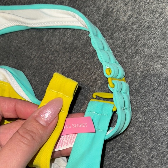 Victorias Secret-Colorblock Halter Bikini Top size Medium - Picture 10 of 10